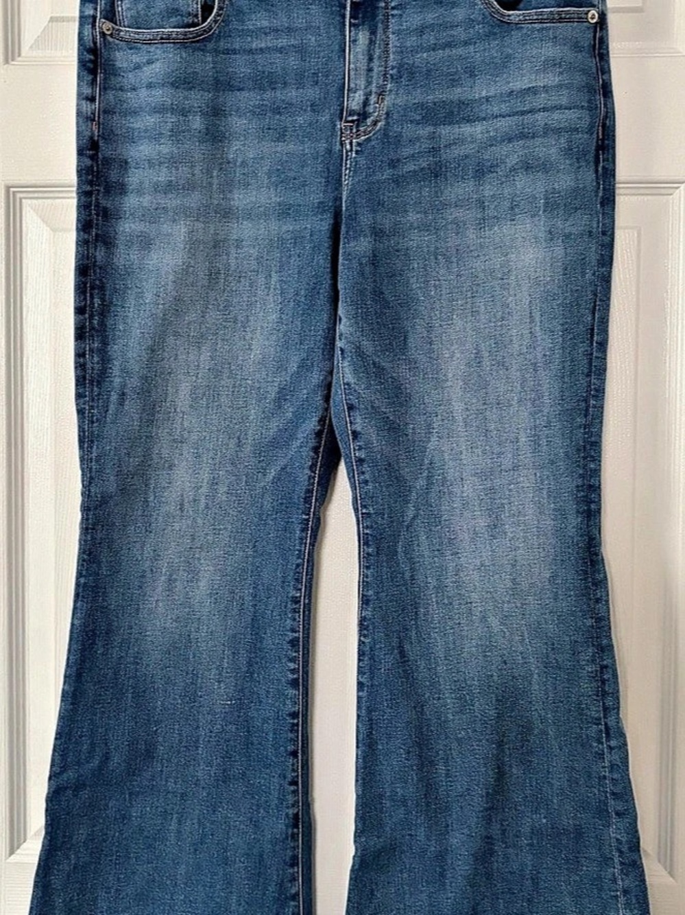 American Eagle Low-Rise Flare Jean Blue Waist 14 Short